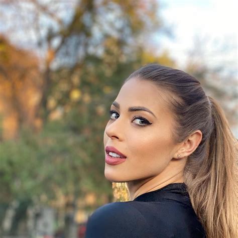 Roxana Nemes .